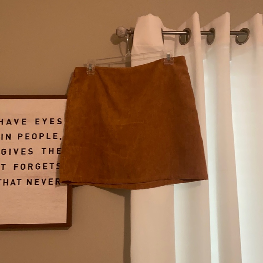 brown skirt